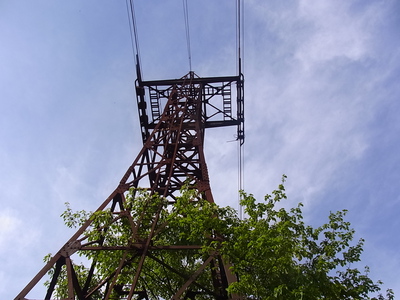 奥多摩湖ロープウェイの鉄塔